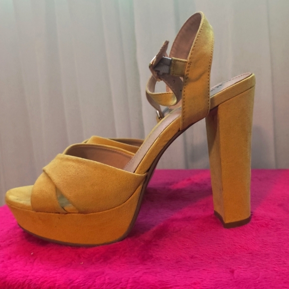 Yellow platform ankle strap sandals, size 7.5 us, excellent used condition - Picture 3 of 5